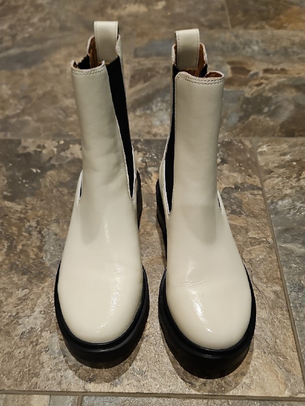 Madewell Wyckoff Chelsea Lugsole Boots In Pale Parchment - Picture 2 of 9